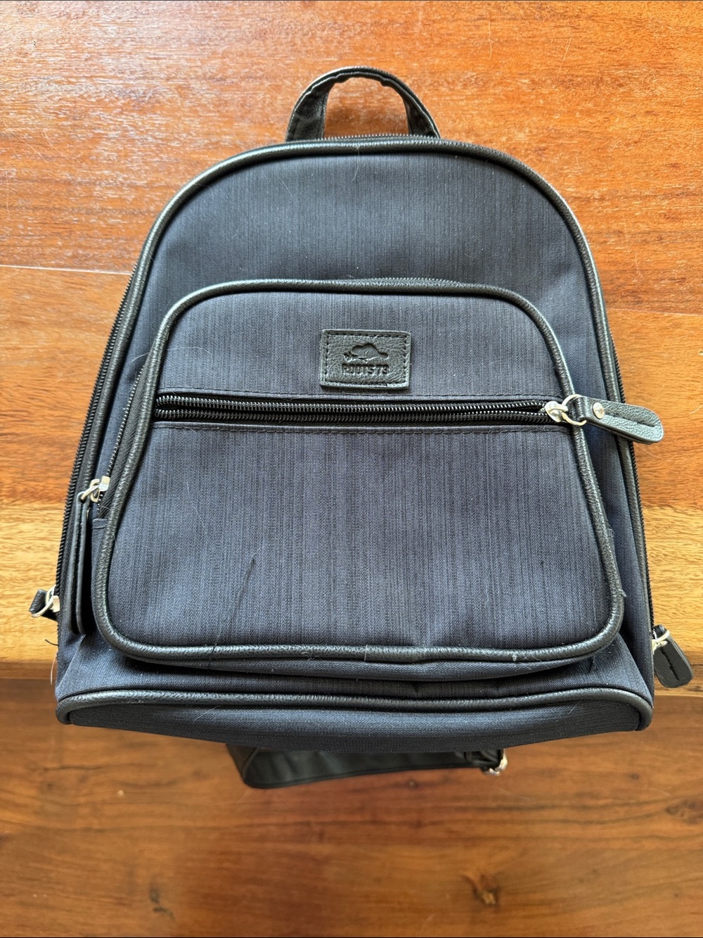 ROOTS -
Compact Everyday Backpack - Unbranded